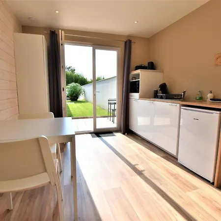 La Cle Des Vignes 펜션 Saint-Médard-dʼEyrans